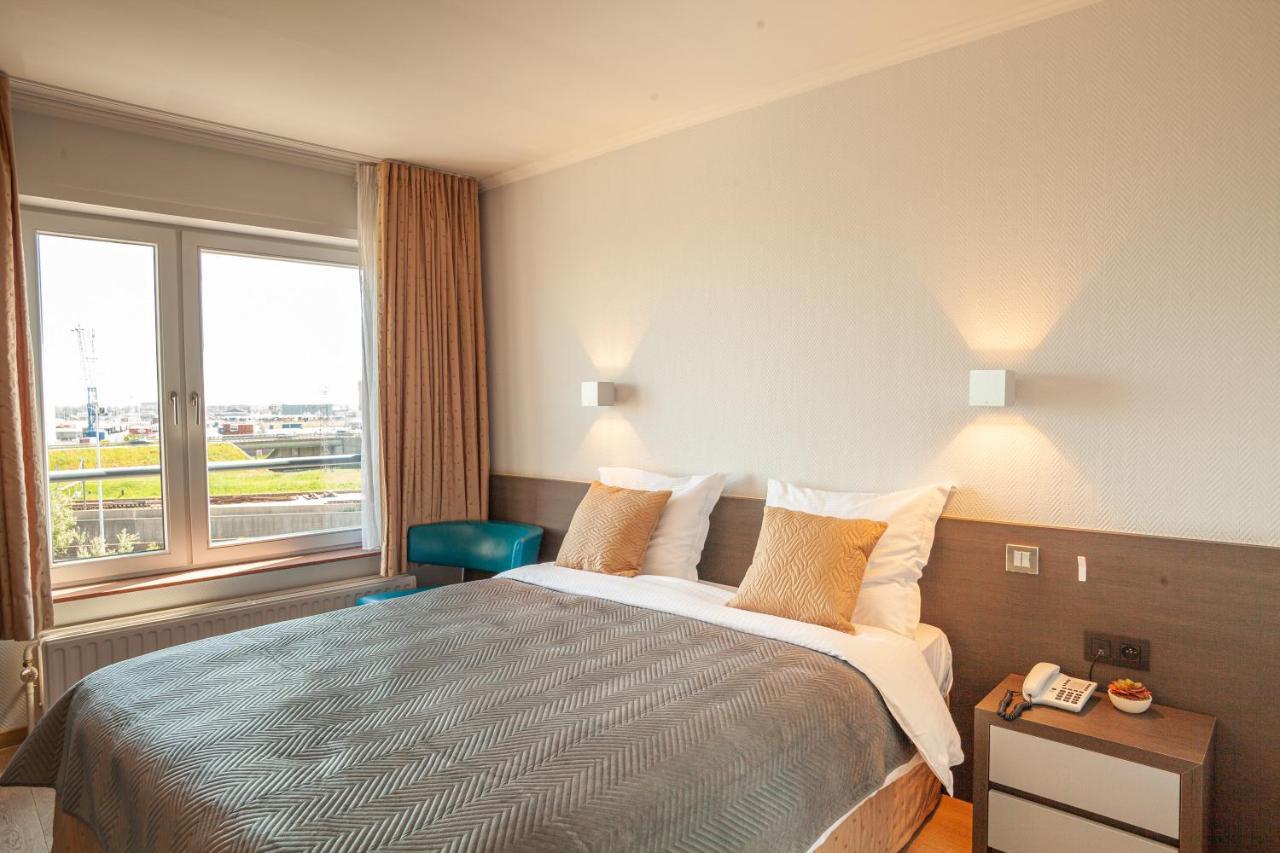 Hotel Monaco Zeebrugge Beach By Rikas Hotels ภายนอก รูปภาพ