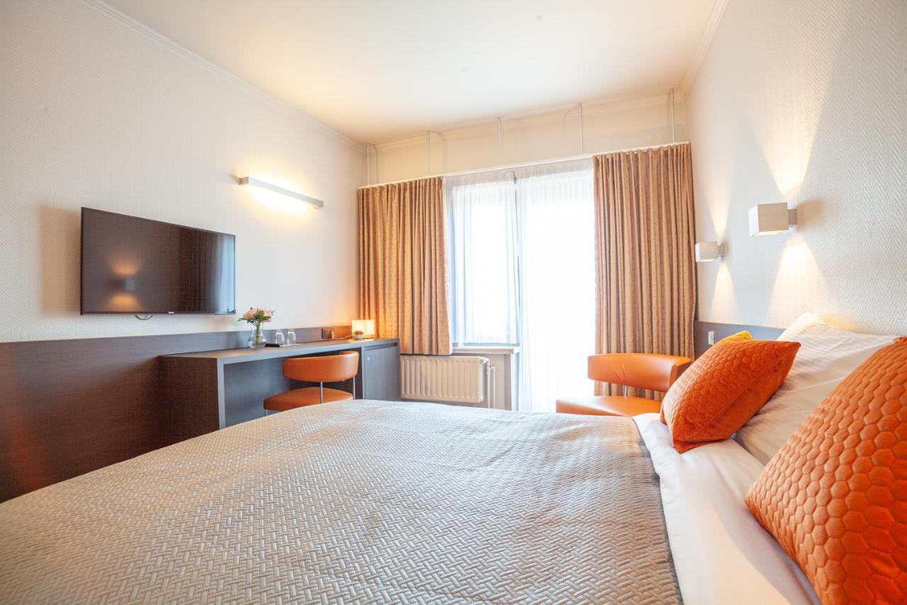 Hotel Monaco Zeebrugge Beach By Rikas Hotels ภายนอก รูปภาพ