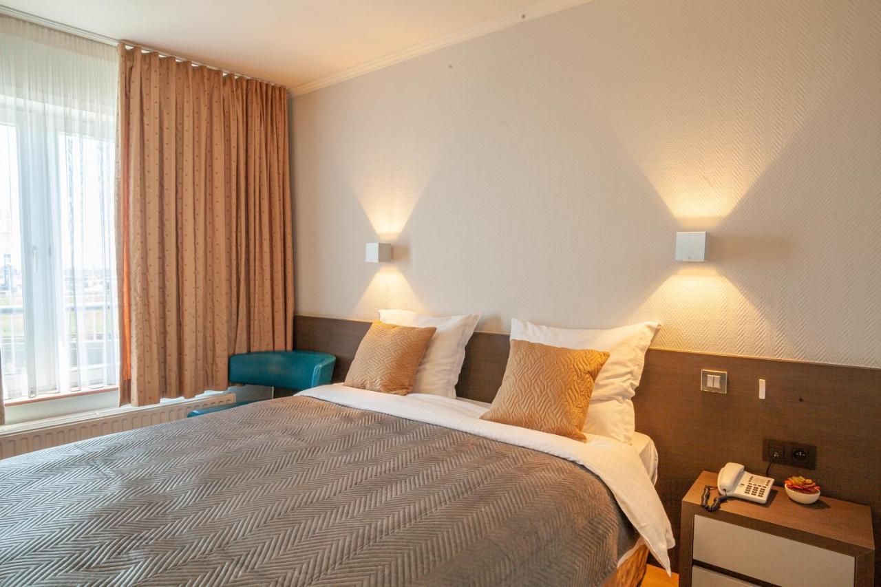 Hotel Monaco Zeebrugge Beach By Rikas Hotels ภายนอก รูปภาพ
