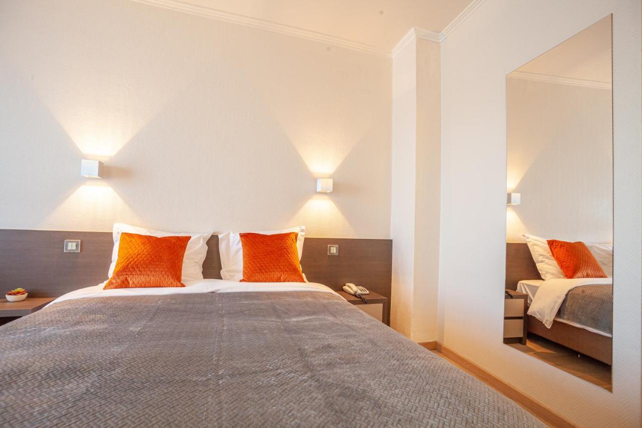 Hotel Monaco Zeebrugge Beach By Rikas Hotels ภายนอก รูปภาพ