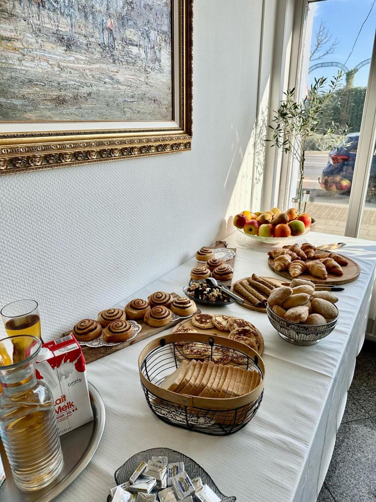 Hotel Monaco Zeebrugge Beach By Rikas Hotels ภายนอก รูปภาพ