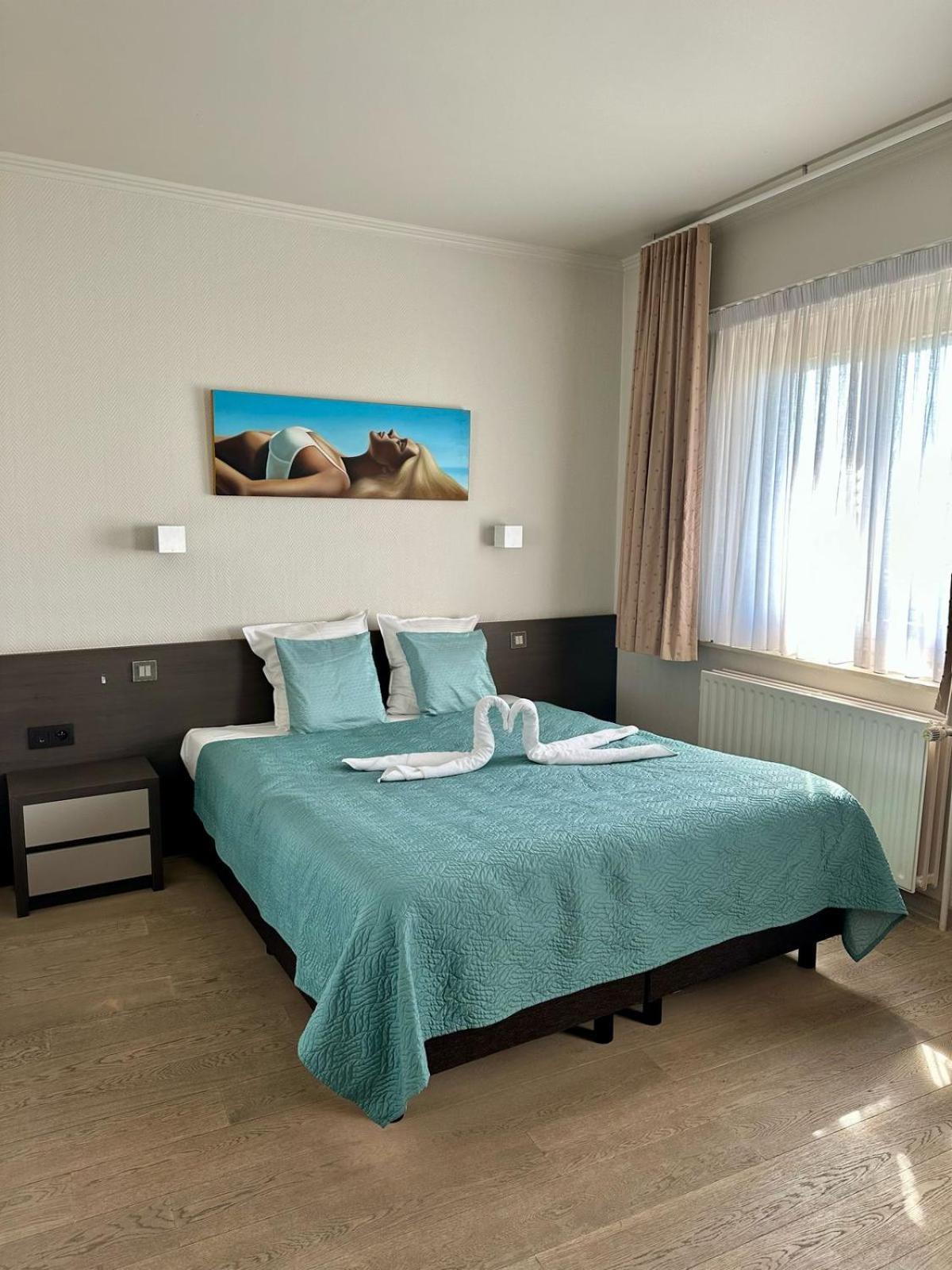 Hotel Monaco Zeebrugge Beach By Rikas Hotels ภายนอก รูปภาพ