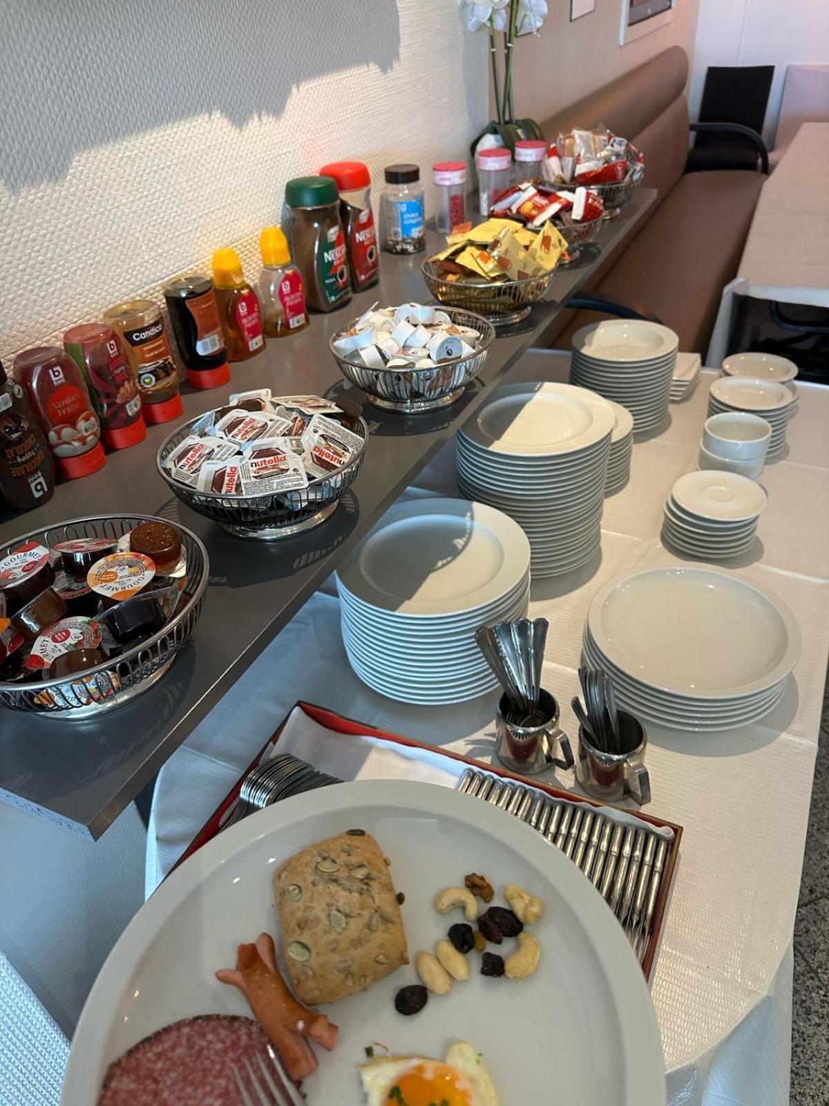 Hotel Monaco Zeebrugge Beach By Rikas Hotels ภายนอก รูปภาพ