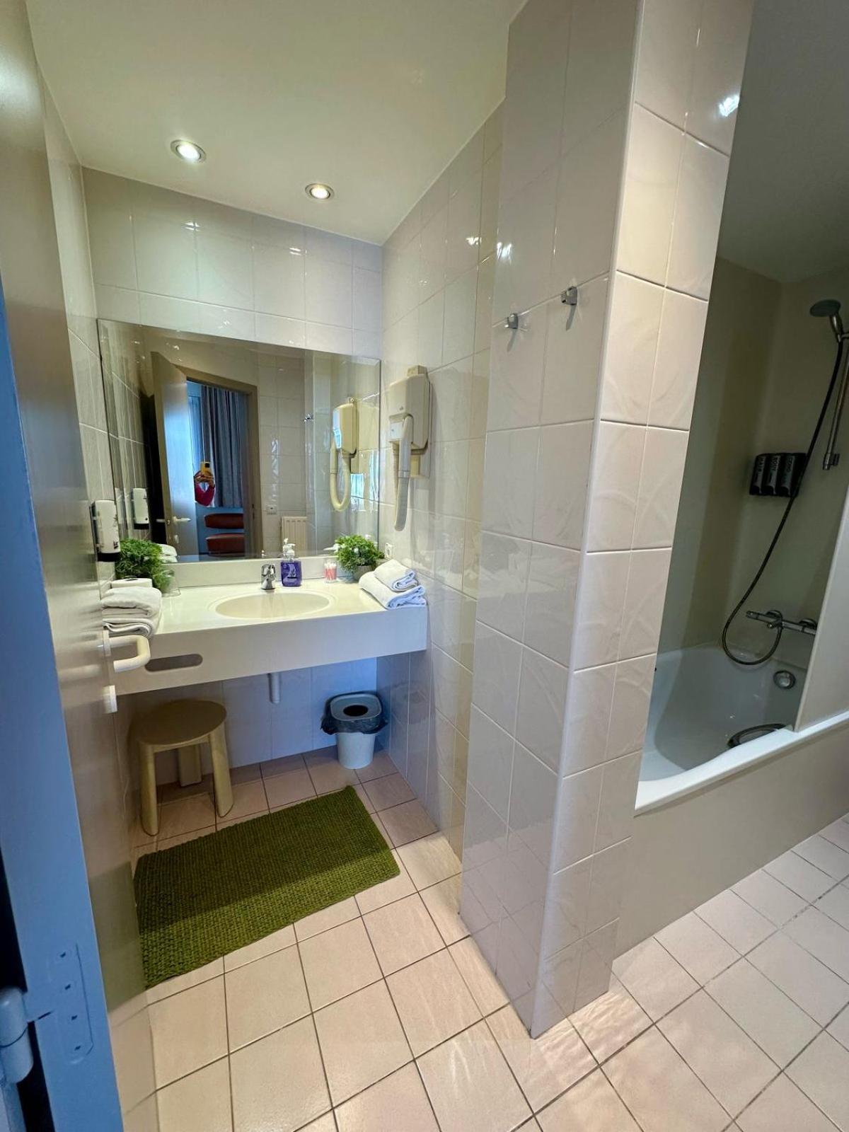 Hotel Monaco Zeebrugge Beach By Rikas Hotels ภายนอก รูปภาพ